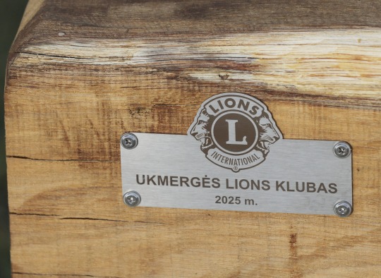 Ukmergės LIONS klubo dovana – suoliukai