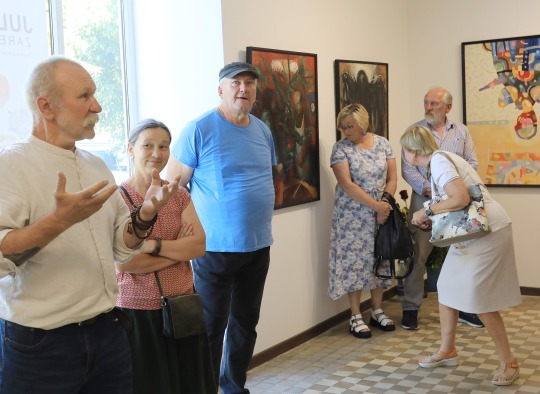 Akimirkos iš Juliaus Zarecko tapybos darbų parodos