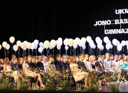 Ukmergės Jono Basanavičiaus gimnazijos brandos atestatų teikimo šventė