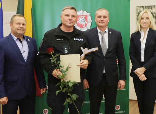 Angelų sargų dienos proga – sveikinimai policijos pareigūnams