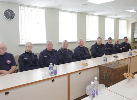 Ugniagesiai gelbėtojai pasveikinti profesinės šventės proga