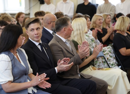 Rugsėjo 1-oji Ukmergėje – ypatingi svečiai, naujų mokslo metų pradžia ir prasmingi linkėjimai