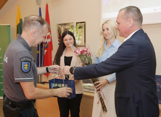 Ukmergės rajono policijos komisariato buvusio vadovo išlydėtuvių ir naujo vadovo pristatymo akimirkos