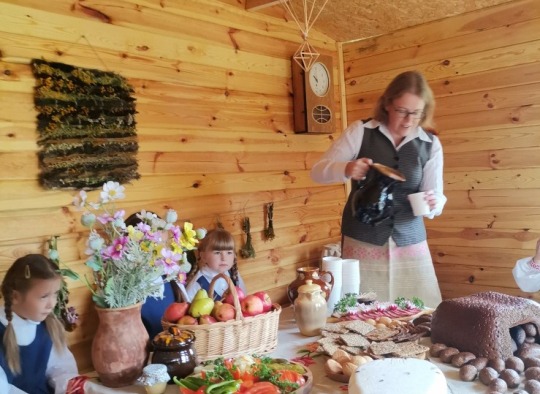 Vaikų lopšelio-darželio kieme įkurta kaimiška sodyba įvertinta respublikos mastu 