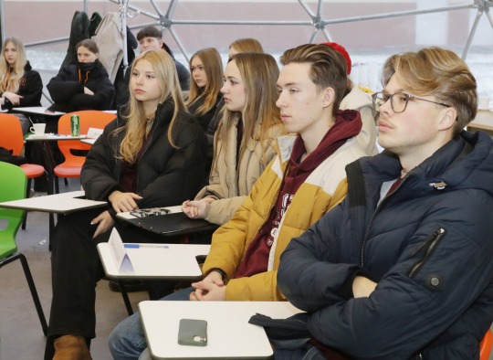 Mokinių konferencijoje - dėmesys moters stiprybės keliui