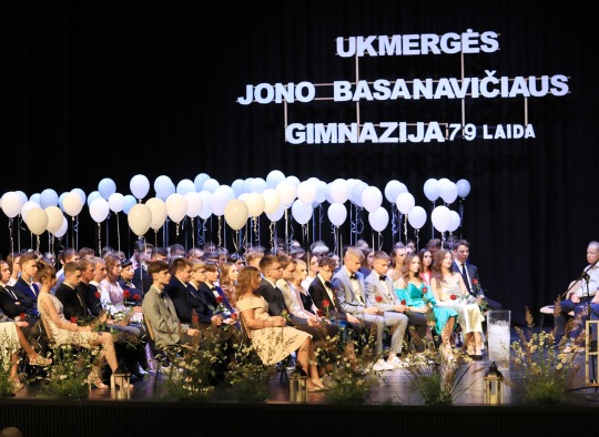Ukmergės Jono Basanavičiaus gimnazijos brandos atestatų teikimo šventė
