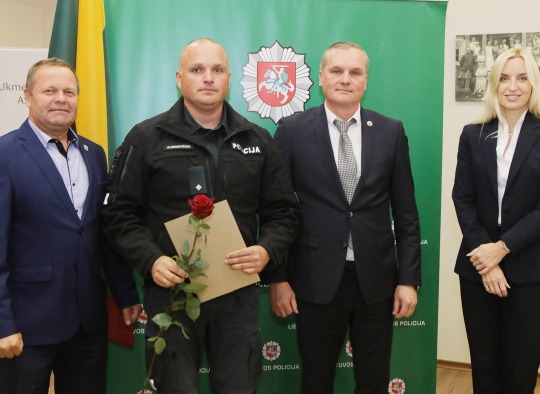 Angelų sargų dienos proga – sveikinimai policijos pareigūnams