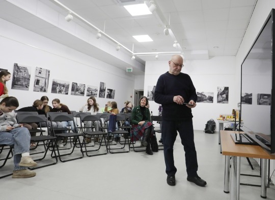 Fotomenininko  Romualdo Požerskio darbų parodos pristatymo akimirkos