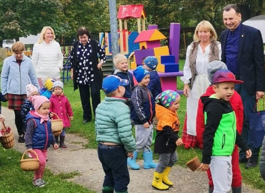 Vaikų lopšelio-darželio kieme įkurta kaimiška sodyba įvertinta respublikos mastu 