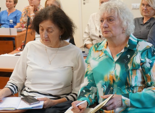Savivaldybėje aptarti pedagogų darbo apmokėjimo klausimai