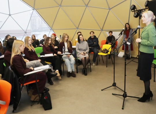 Mokinių konferencijoje - dėmesys moters stiprybės keliui