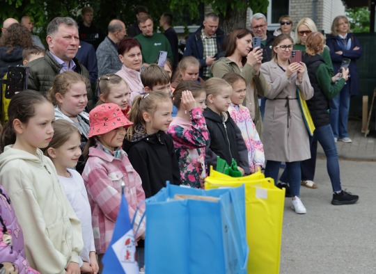 Nors gyventojai mano rūšiuojantys teisingai, klaidos kartojasi: Ukmergėje suorganizuotas viešas socialinis eksperimentas „Konteinerio krata“