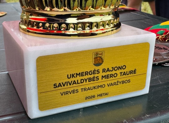 Ukmergės hipodrome išdalytos mero taurės: varžėsi žirgai ir virvės traukimo komandos