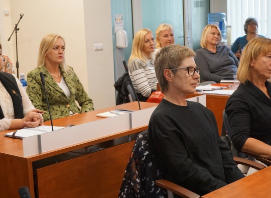 Savivaldybėje aptarti pedagogų darbo apmokėjimo klausimai