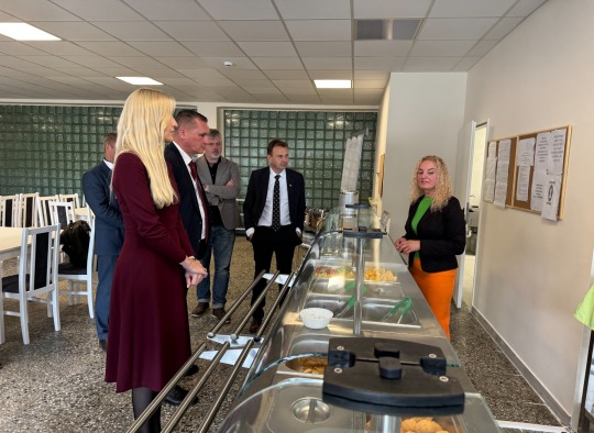 Ukmergės „Šilo“ progimnazijos valgyklos atidarymo akimirkos