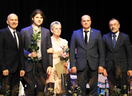 Ukmergės Jono Basanavičiaus gimnazijos brandos atestatų teikimo šventė
