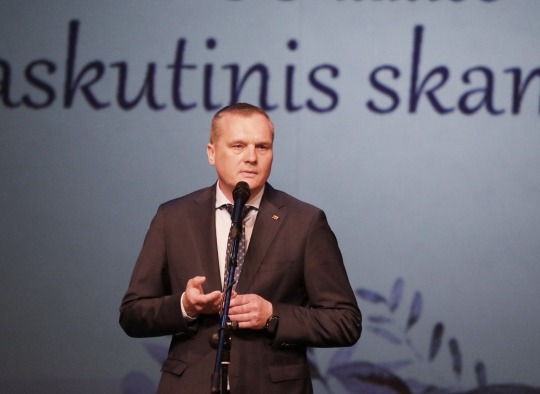 Jono Basanavičiaus gimnazijos abiturientų paskutinis skambutis