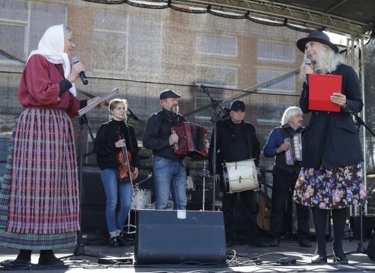 Lyduokiuose šurmuliavo net du kermošiai: „Aniuolų sargų“ ir „Mykoliuko“