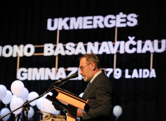 Ukmergės Jono Basanavičiaus gimnazijos brandos atestatų teikimo šventė
